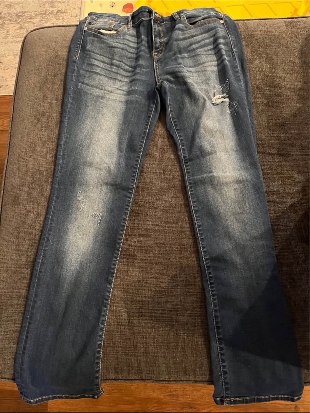 Judy Blue Faded Blue Straight-Leg Distressed Jeans